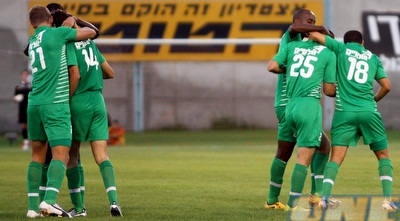 מחנאות בהפועל כפר סבא. חוגגים את השער השני (יניב גונן)