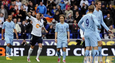 סטיינסון חוגג על חשבון התרנגולים (רויטרס) סטיינסון חוגג על חשבון התרנגולים (רויטרס)