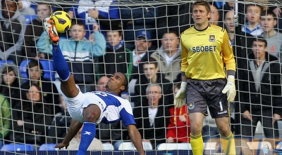 גרין מול ג´רום. השוער הצליח למנוע שוויון מהיר, אך רק לזמן קצר (GettyImages) גרין מול ג´רום. השוער הצליח למנוע שוויון מהיר, אך רק לזמן קצר (GettyImages)