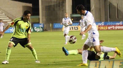 דודו ביטון מול אלבארס (גיא בן זיו)