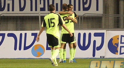 מושיקו מישאלוף מודה לעמית בן שושן על הבישול (גיא בן זיו)