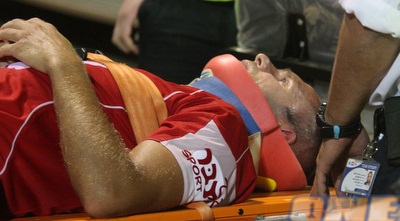 סשה סטויאנוביץ´ בדרך לביה&qout;ח (עמית מצפה)