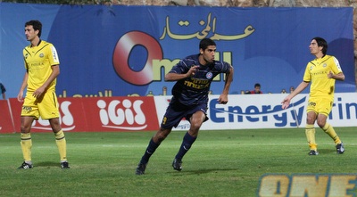 רועי דיין כובש ורץ לחגוג עם החברים (עמית מצפה)