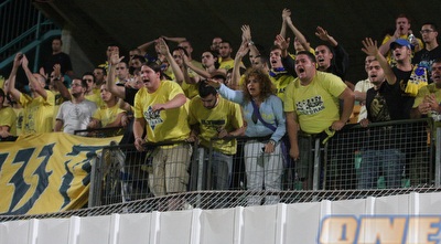 האוהדים הצהובים כועסים (עמית מצפה)