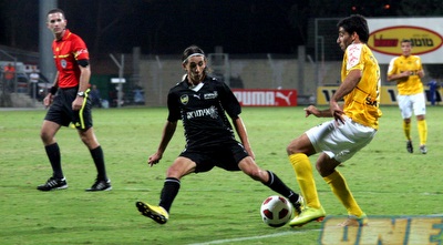 חן עזרא מול אדריאן רוצ´ט (יוסי ציפקיס) חן עזרא מול אדריאן רוצ´ט (יוסי ציפקיס)