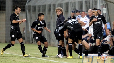 אלרואי כהן חוגג את שער היתרון המוקדם (יוסי ציפקיס) אלרואי כהן חוגג את שער היתרון המוקדם (יוסי ציפקיס)