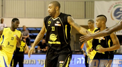 טראוויס (יוסי ציפקיס)