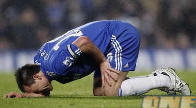 ג&acute;ון טרי סובל מכאבים. חושש שהוא יעדר תקופה ארוכה (רויטרס)