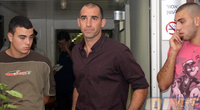 איציק קורנפיין (יניב גונן)