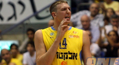 ג´ף פוט במדי מכבי. מצטרף לז´לגיריס (יניב גונן) ג´ף פוט במדי מכבי. מצטרף לז´לגיריס (יניב גונן)