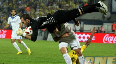 עמוס מזנק (יניב גונן)