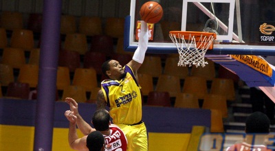 רוברט הייט. יירשם בטופס אם יספיק לחזור בזמן (יניב גונן)