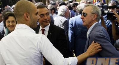 גווארדיולה עם קרויף (רויטרס)