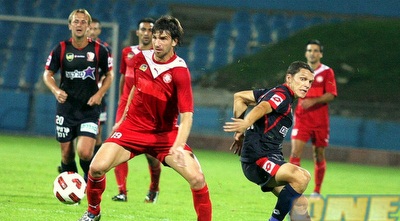 ביבישקוב נלחם על הכדור (משה חרמון)