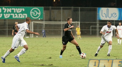 אלרואי כהן מוביל כדור (מור שאולי) אלרואי כהן מוביל כדור (מור שאולי)