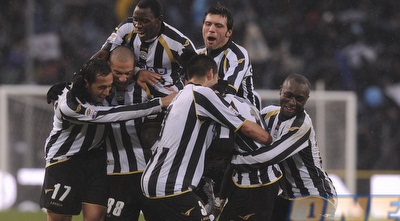 שחקני אודינזה חוגגים עם די נטאלה את הניצחון (GettyImages)