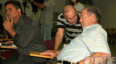 צ´יזיק, ניסים בכר וגבאי (משה חרמון)