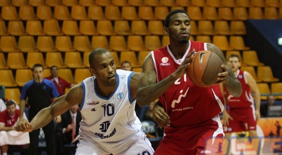 ווילקרסון ואוואנס. האדום מתקשה מול הלבן (גיא בן זיו) ווילקרסון ואוואנס. האדום מתקשה מול הלבן (גיא בן זיו)