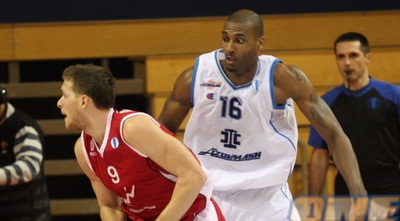 מקל מול אלכסנדר. 21 נקודות לאורח במחצית אחת (גיא בן זיו) מקל מול אלכסנדר. 21 נקודות לאורח במחצית אחת (גיא בן זיו)