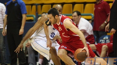 יבזורי מוביל מול האוס. שלשה של הידית מהעמק צימצה את התוצאה (גיא בן זיו) יבזורי מוביל מול האוס. שלשה של הידית מהעמק צימצה את התוצאה (גיא בן זיו)