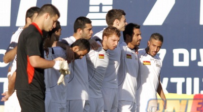 רעננה של לחמן בדקת הדומיה להרוגי אסון האוטובוס (יוסי ציפקיס) רעננה של לחמן בדקת הדומיה להרוגי אסון האוטובוס (יוסי ציפקיס)