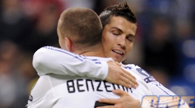 רונאלדו המבשל, מחבק את בנזמה הכובש (רויטרס)