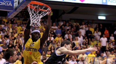 דורון פרקינס. עשה חיים בהגנה (שי לוי)