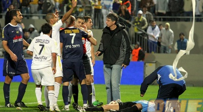 לבקוביץ´ על הדשא, נייר הטואלט בדרך (משה חרמון)