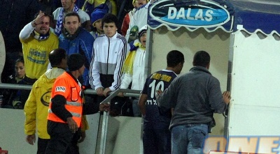 עומר דמארי יורד מהמגרש במשחק נגד מכבי ת&qout;א (משה חרמון)