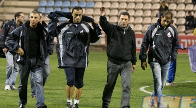 ניר קלינגר, בין ביטון לרחמים: &qout; (מור שאולי)