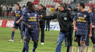 אלי כהן עם אוקוצ´ה בסיום (עמית מצפה) אלי כהן עם אוקוצ´ה בסיום (עמית מצפה)