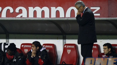 גרגוריו מנזאנו מאוכזב על ספסל סביליה (רויטרס) גרגוריו מנזאנו מאוכזב על ספסל סביליה (רויטרס)