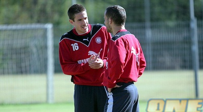 דן רומן עם עומר בוקסנבוים. אימון בכורה לקשר האחורי (ליאור טימור) דן רומן עם עומר בוקסנבוים. אימון בכורה לקשר האחורי (ליאור טימור)