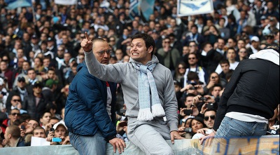 סאראטה עם אוהדי לאציו (GettyImages)