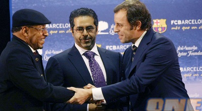 נשיא בארסה עם סגן הקרן הקטארית (רויטרס) נשיא בארסה עם סגן הקרן הקטארית (רויטרס)