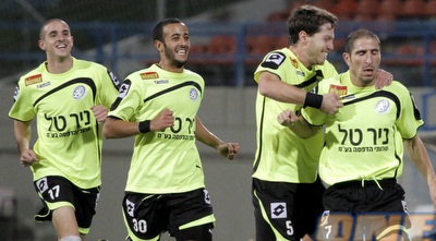 אורן נסים חוגג את שער היתרון (יוסי ציפקיס) אורן נסים חוגג את שער היתרון (יוסי ציפקיס)