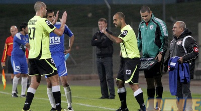 ראובן עובד נכנס למשחק (יוסי ציפקיס) ראובן עובד נכנס למשחק (יוסי ציפקיס)