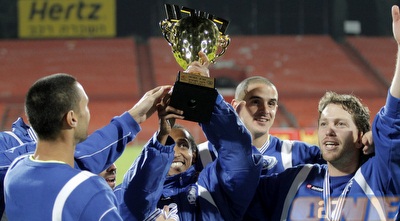 כבדה וסופר עם הגביע (יוסי ציפקיס) כבדה וסופר עם הגביע (יוסי ציפקיס)