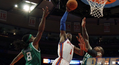 סטודמאייר מטביע על דייויס. משחק ענק, הפסד מאכזב (רויטרס) סטודמאייר מטביע על דייויס. משחק ענק, הפסד מאכזב (רויטרס)