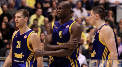 שחקני חימקי. נתנו הנחה למכבי במחצית הראשונה (שי לוי)