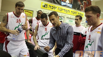 ליאור ליובין ושחקניו. מנסים לייצר רצף ניצחונות (עמית מצפה)