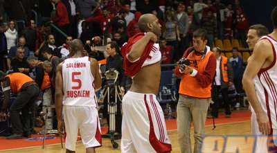 סם קלנסי מאוכזב לאחר ההדחה מהיורוקאפ (גיא בן זיו)