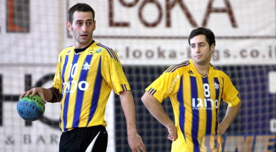 גיל יעקב וחן בירנבאום (יניב גונן)