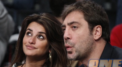 פנלופה קרוז וחאבייאר בארדם נהנים ממחזור חג המולד ב-NBA (רויטרס) פנלופה קרוז וחאבייאר בארדם נהנים ממחזור חג המולד ב-NBA (רויטרס)