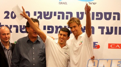 משיח וצוברי. הרבה חיבוקים לא צפויים עד לסיום הקרב ביניהם (יניב גונן)