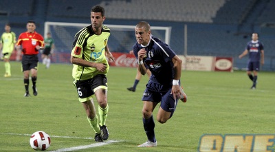 תומר בן-יוסף מול טל בן חיים. (יוסי ציפקיס)