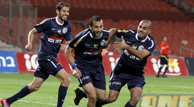 עומר דמארי חוגג (יוסי ציפקיס)