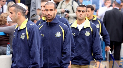 שחקני מכבי ת&qout;א (יניב גונן)