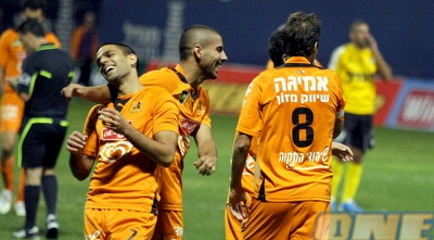 בני יהודה חוגגת (משה חרמון)