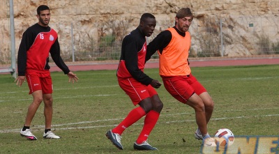 סביטי ליפניה וגרוביישיץ´ באימון. החלוץ מתיש את הקבוצה (עמית מצפה)